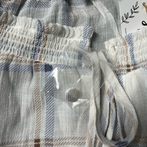 Mine Womens Top Size Sm Tan Brown White Short Sleeve Pullover Tie-Front Ladies - Picture 3 of 3